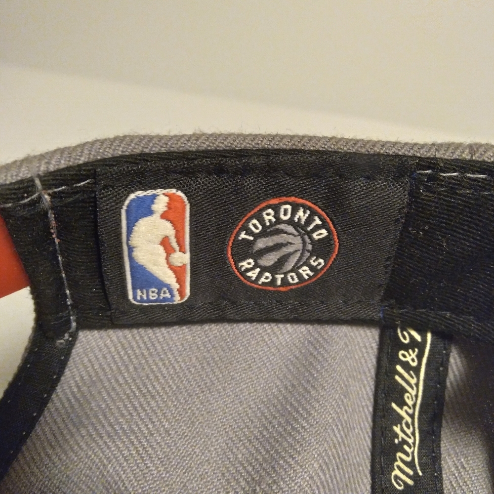 Toronto Raptors NBA Snapback Hat - Picture 7 of 9